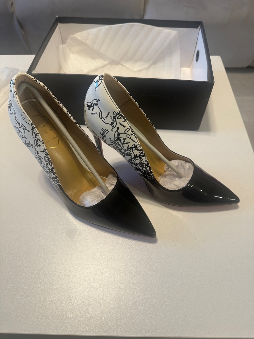 Black & White Graffiti Pointed Toe Stiletto Pumps (Inspired Style)